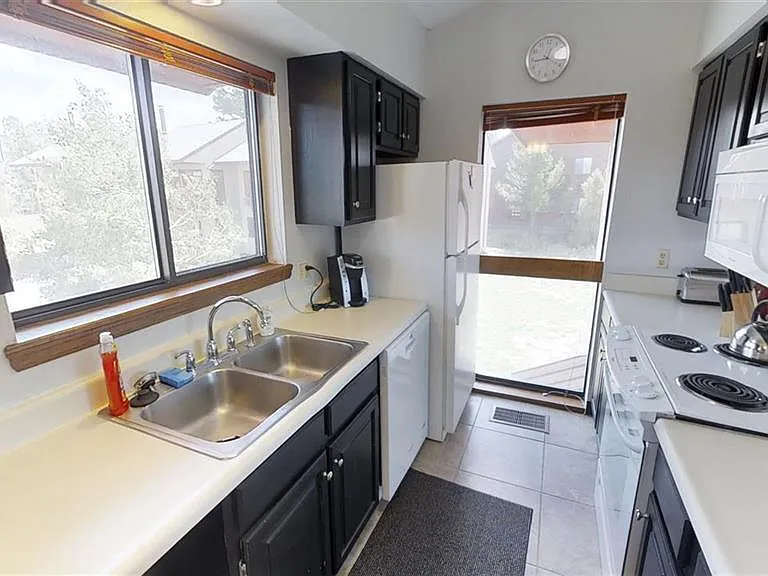 578 Lakeside Dr #10-1 — Photo 22