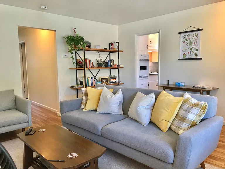 3030 Walgrove Way — Photo 3