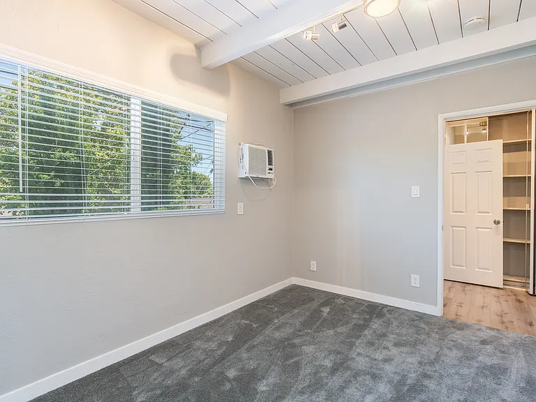 Grant St Apartments — Photo 5