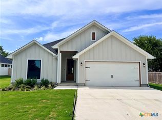 815 E Michalk St, Thorndale, TX 76577