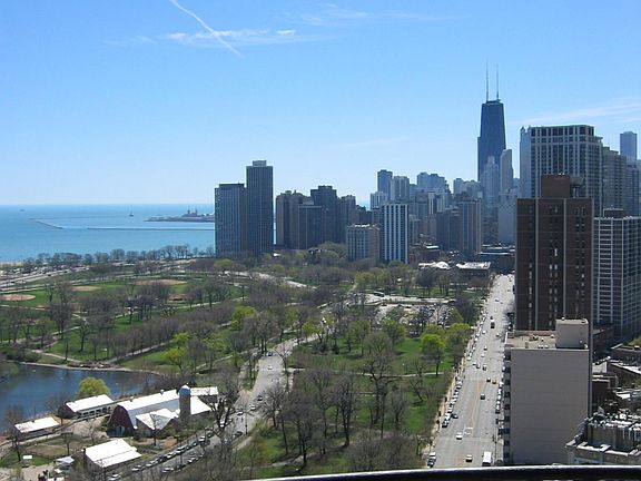 4th image of 2020 N Lincoln Park W APT 29F