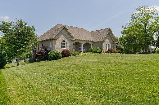 1st image of 105 Big Oak Dr