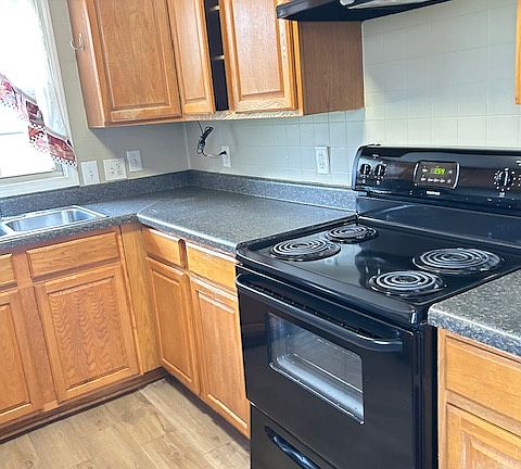 2nd image of 4219 Holder Rd