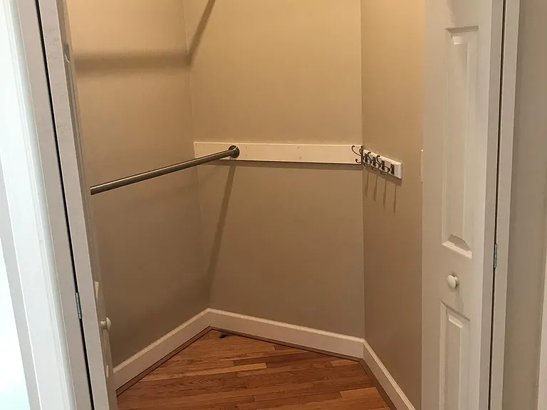 1507 Lake Dr SE #1 — Photo 4