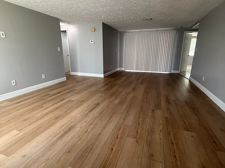 9135 Haverford Ln — Photo 2