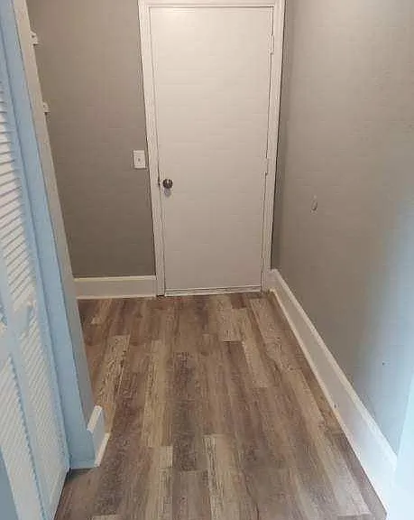 2610 Henrietta St — Photo 9