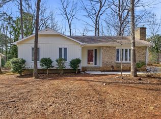 828 Valerie Dr, Raleigh, NC 27606