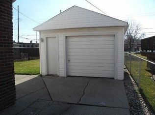 12811 Cherry St, Southgate, MI 48195