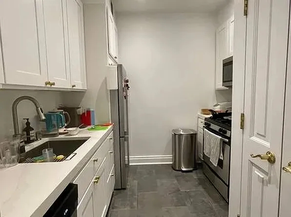 350 East 82nd Street image 4 of 15