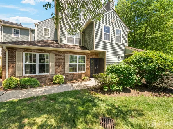 6111 Cedar Ct, Monmouth Junction, NJ 08852