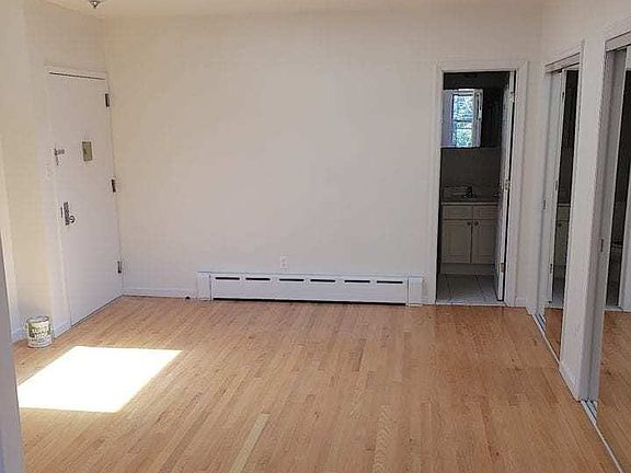3rd image of 2253 42nd St #2F