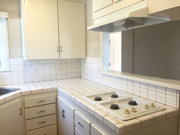 3rd image of 3624 W 106th St