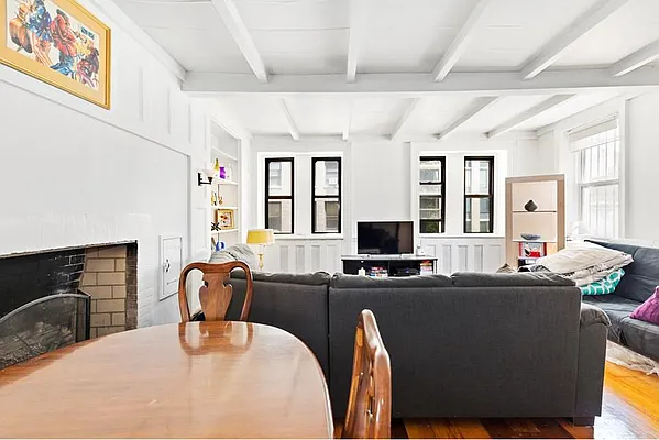 Rented by Curtin Realty Group | media 8