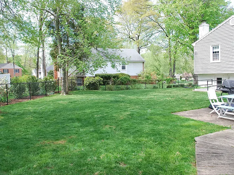 1907 Hackamore Ln — Photo 16