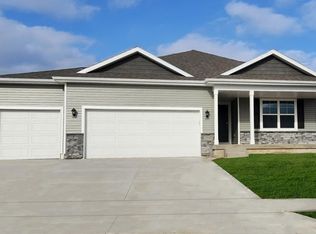1380 Mallard Ln, Waukee, IA 50263