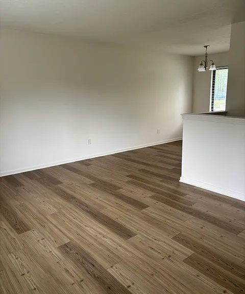 1165 Mount Rushmore Way #B — Photo 10