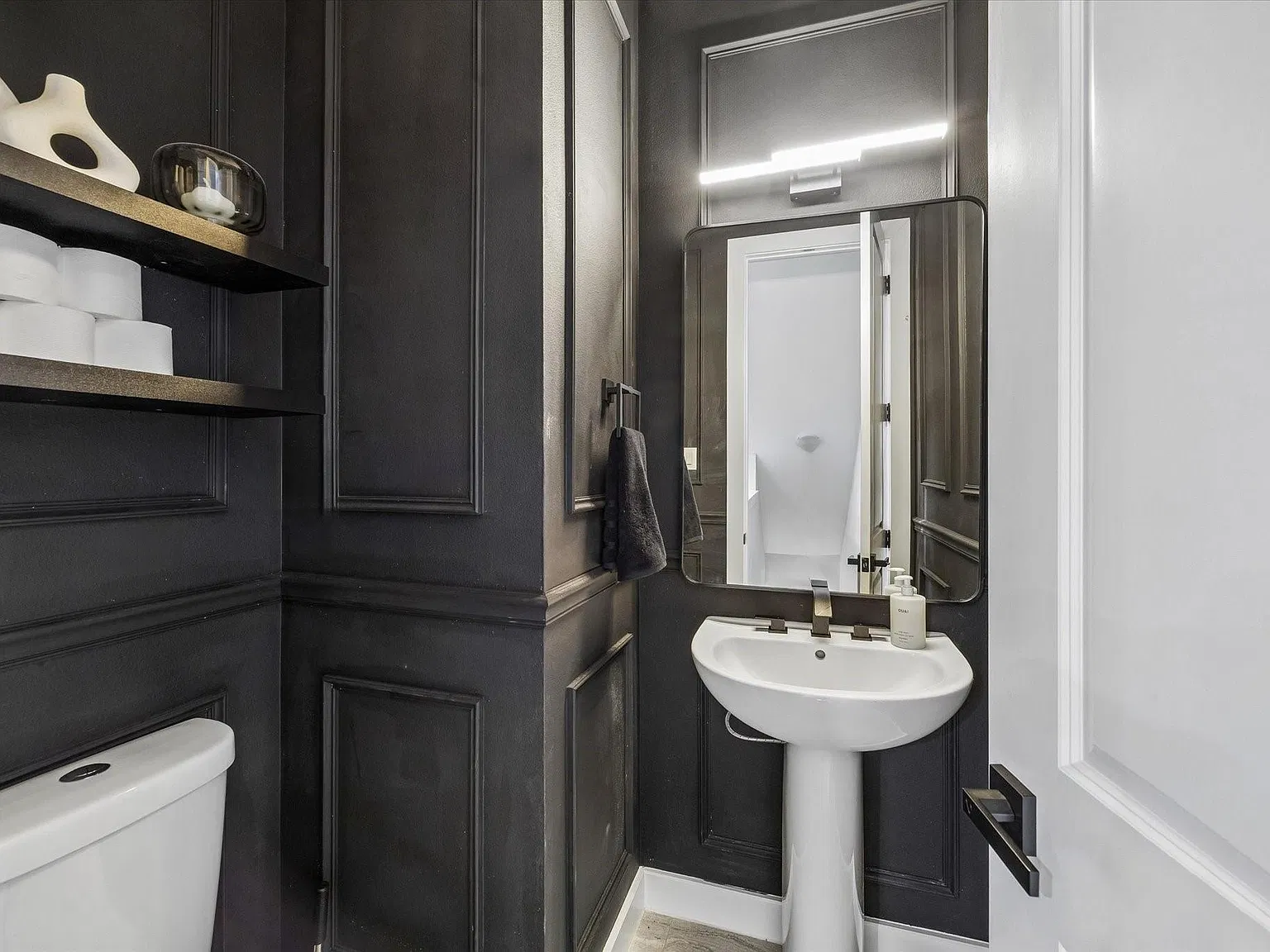 3 bed, 3.5 bath, 1820 sqft, $3,000 — Photo 3
