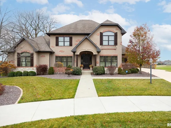 2204 W Augusta Dr, Dunlap, IL 61525