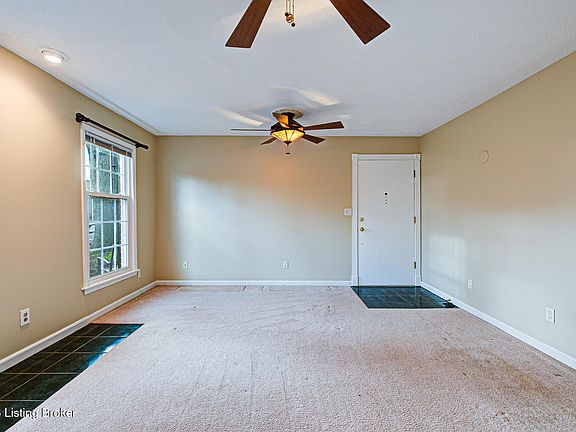 5th image of 308 Stonehenge Dr APT 102