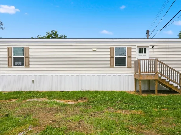 35755 Lakeshore Blvd #13, Eastlake, OH 44095