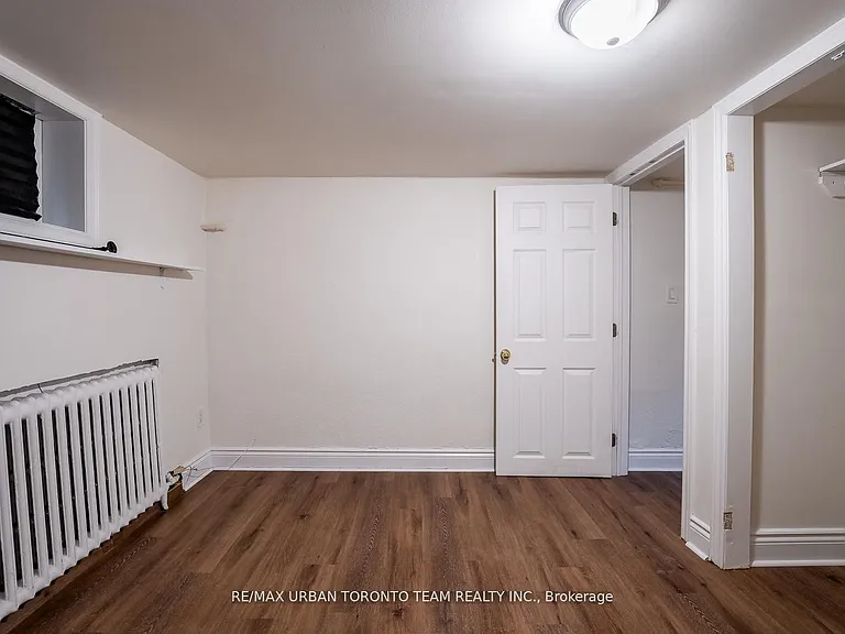 1277 Broadview Ave #LOWER — Photo 10