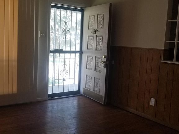 3rd image of 234 Connolly Dr