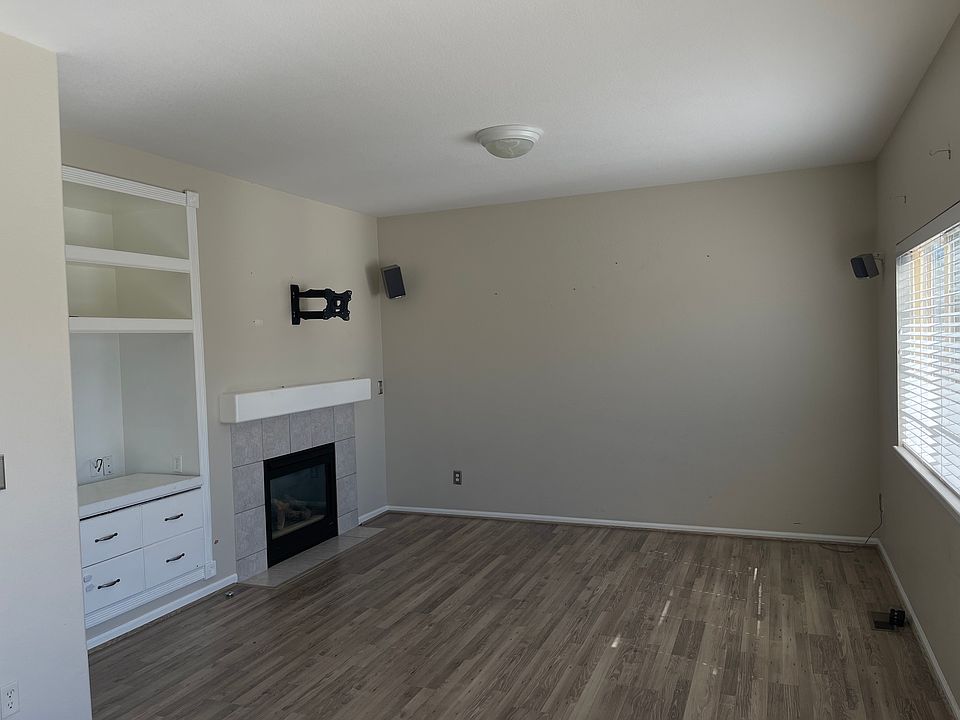 1st image of 18666 E Vassar Dr
