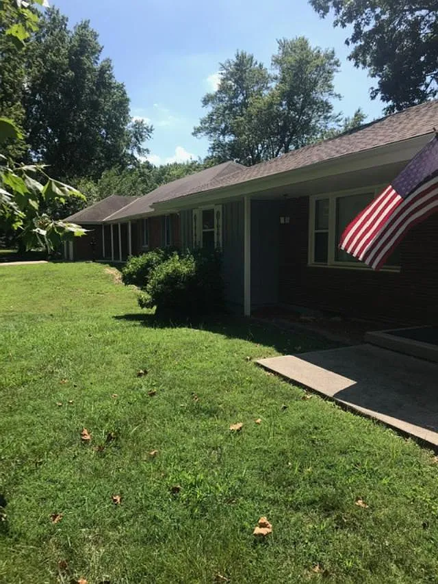 7926 Hedges Ave — Photo 2