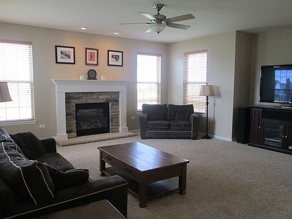 2nd image of 25212 W Glen Oaks Ln