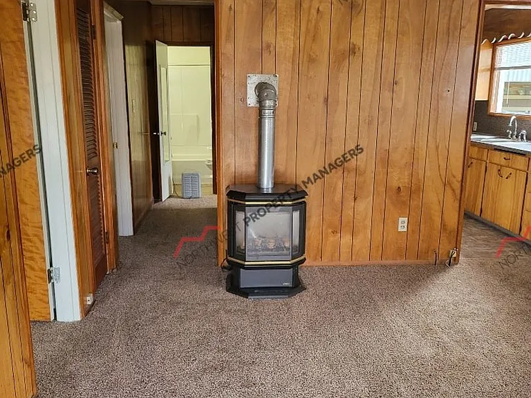 629 NW Hawthorne Pl — Photo 4