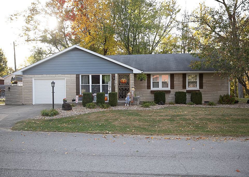 1st image of 2121 Heideman Dr
