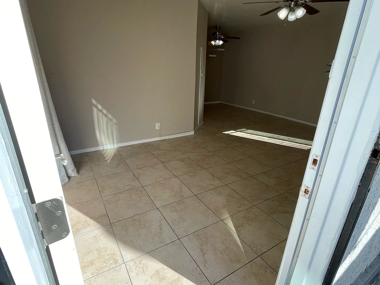 1 bed, 800 sqft, $2,200 — Photo 2