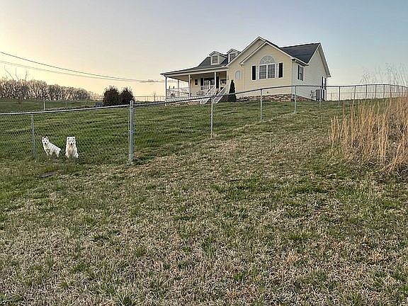3rd image of 150 Murphy Dr