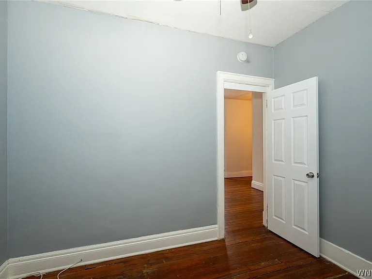 11 Hoyt St — Photo 18