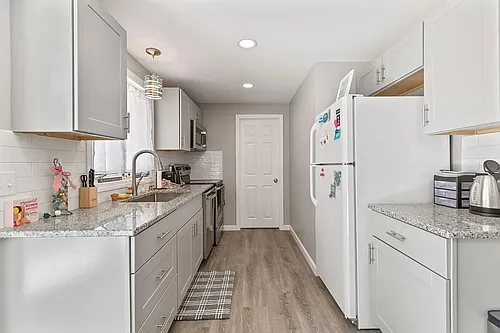 81 University St #1 Photo 1