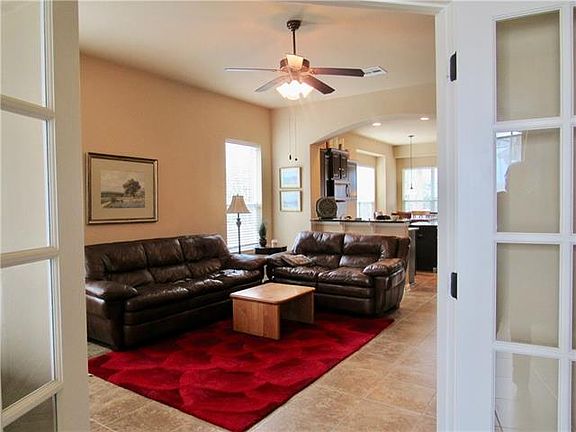 5th image of 2712 Emilia Ln