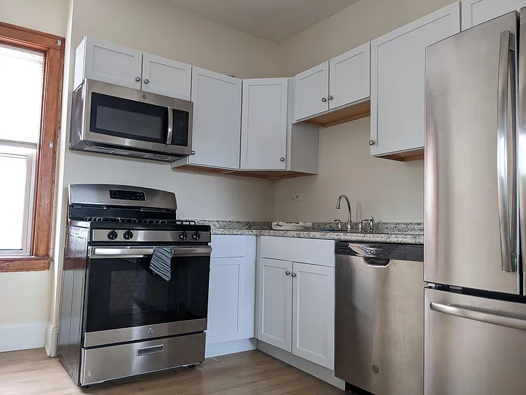 4419 W Irving Park Rd #3 — Photo 6