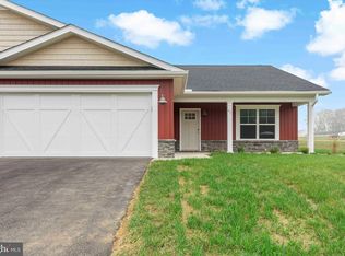 782 Dripping Spring Dr, Hedgesville, WV 25427