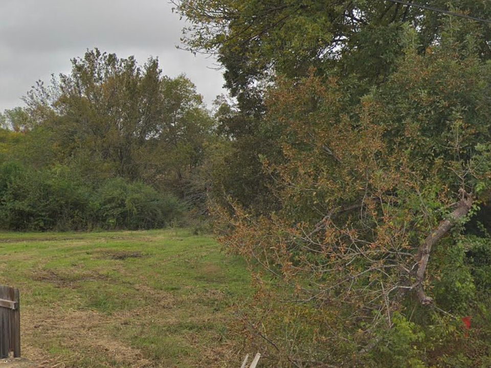 1st image of 608 Netherland Dr