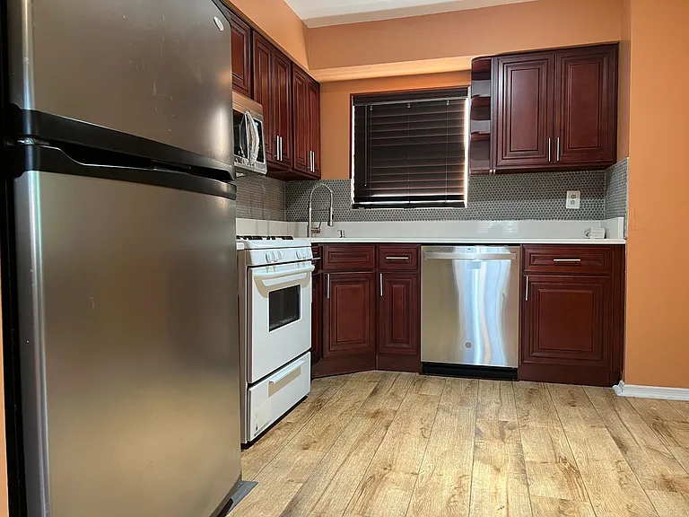 2424A Curtis St #2 — Photo 2