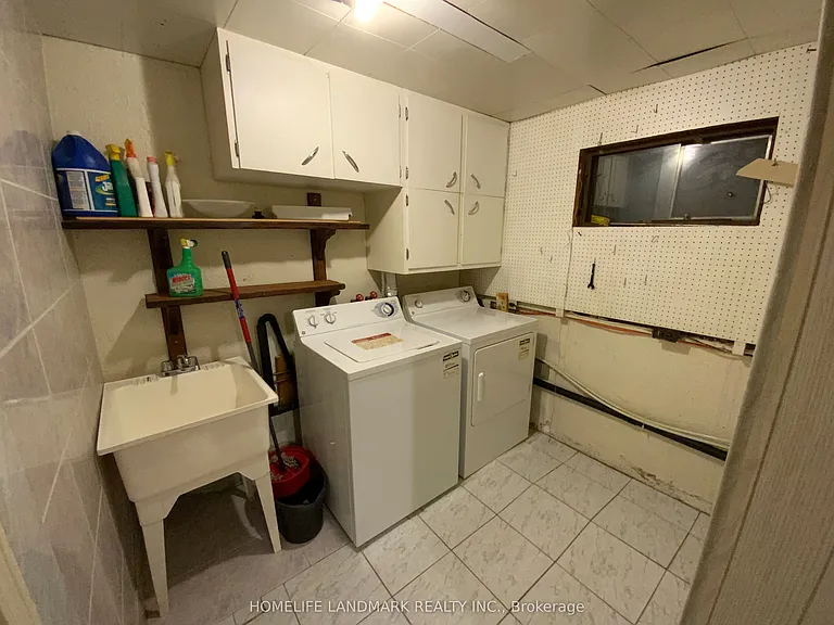 2293 Delkus Cres — Photo 14