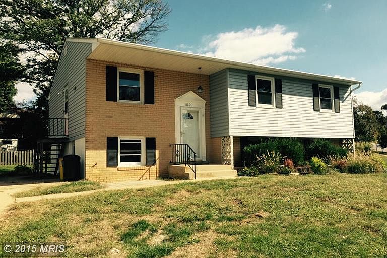 1st image of 1110 Court Revere