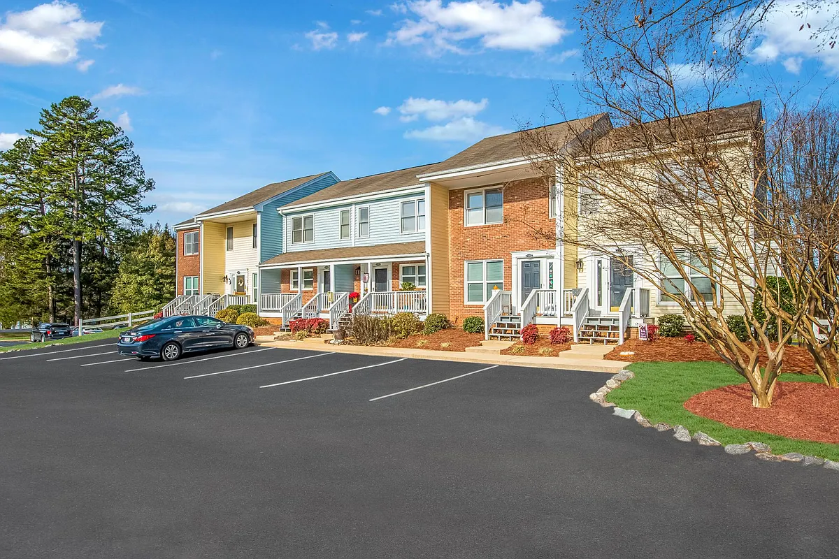 Building Photo - Yorktowne Village