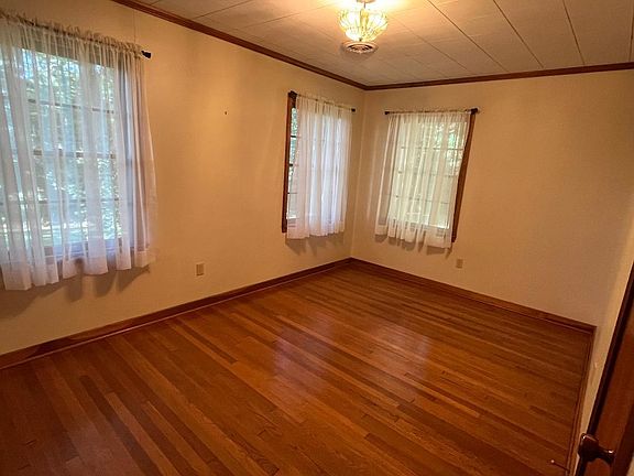 5th image of 50 Natchez St