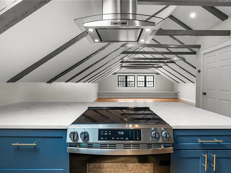 474 Thames St #3 — Photo 3