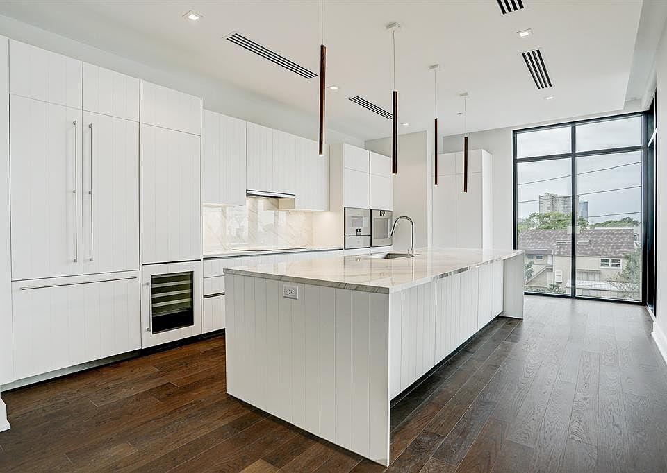 1st image of 2700 Steel St #402