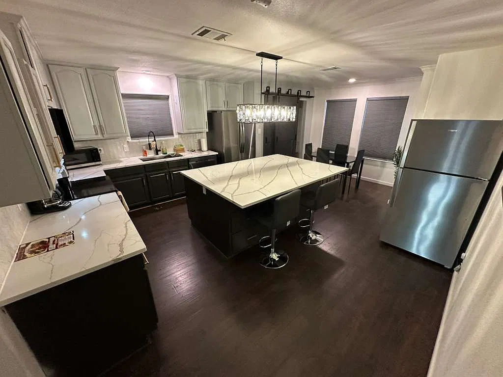 Lemon Grove Dr — Photo 4
