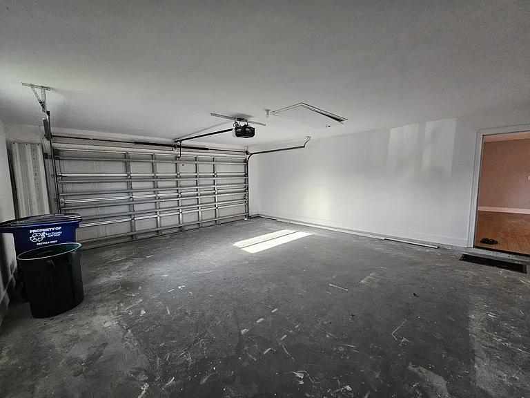 2-Car Garage