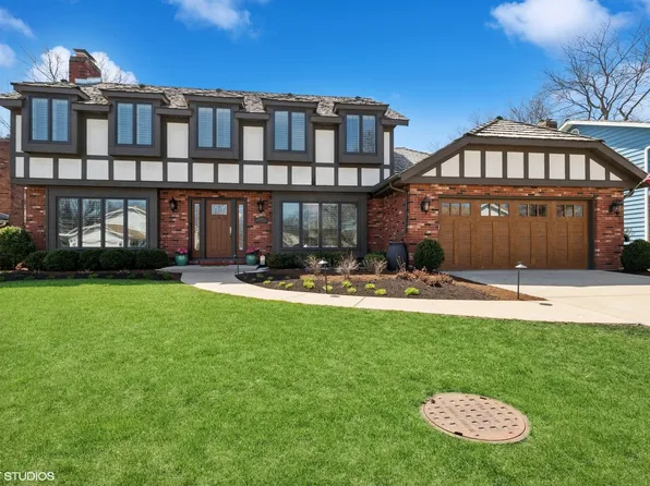 1181 Furlong Dr, Libertyville, IL 60048