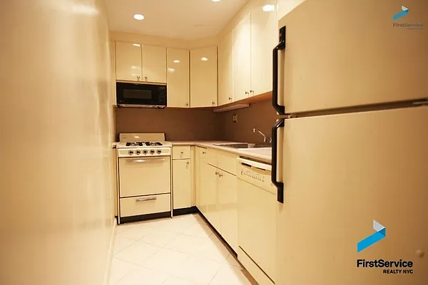 Rented by FirstService Realty (legacy) | media 14